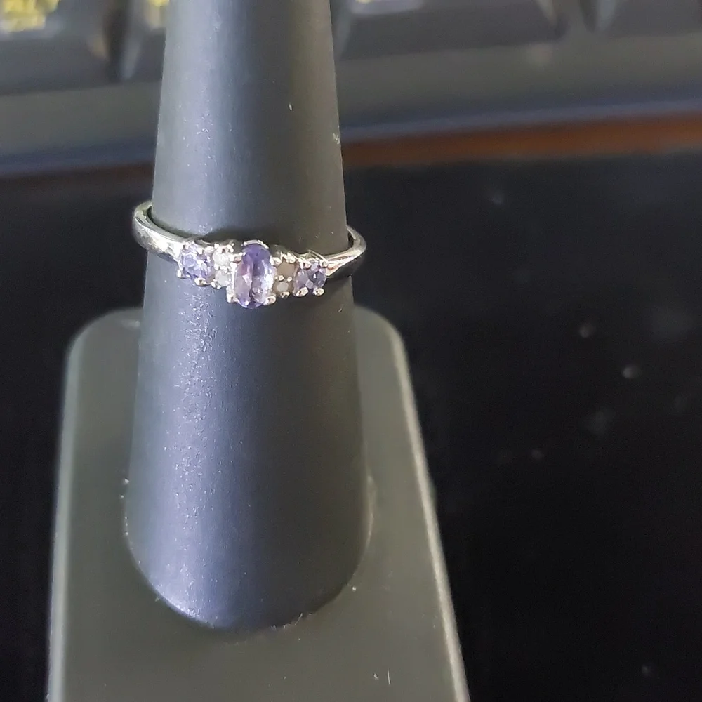Genuine Tanzanite/Diamond Ring Sz 7